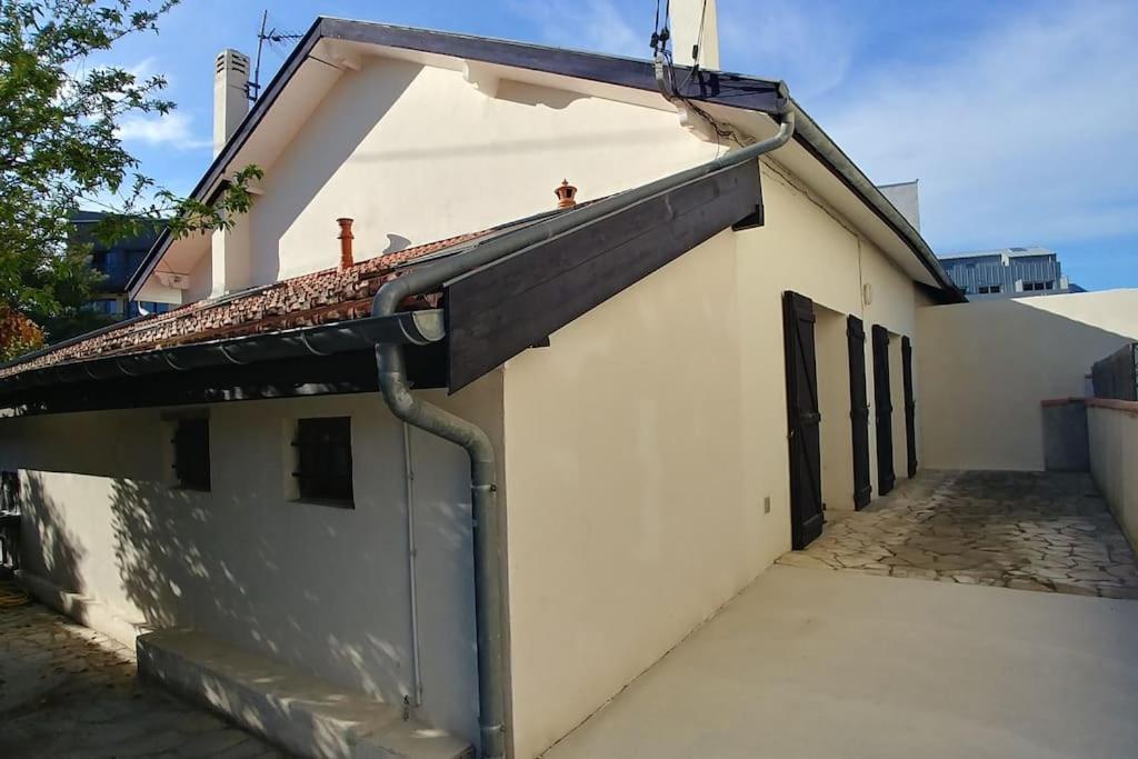 Comme A La Maison Cenon Eksteriør billede